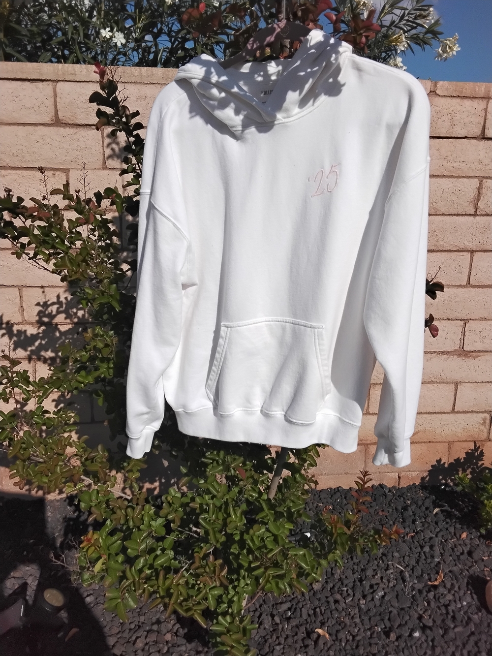 Hollister Women's White Crewneck Hoodie with Subtle Embroidered '25'